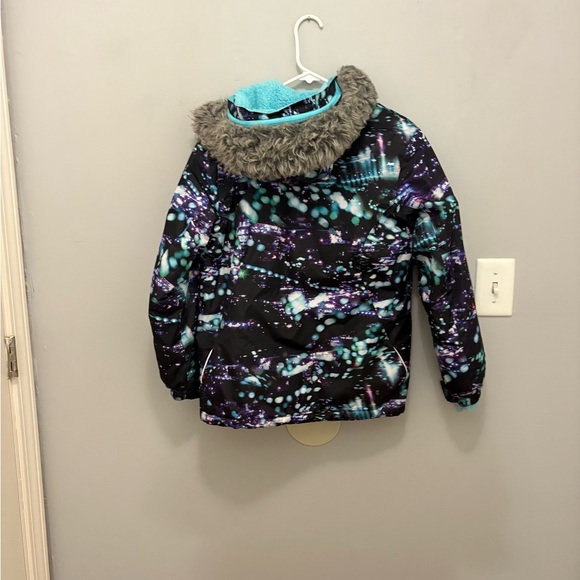 Stylish Kids Puffer Jacket - Black and Blue - Picture 10 of 16